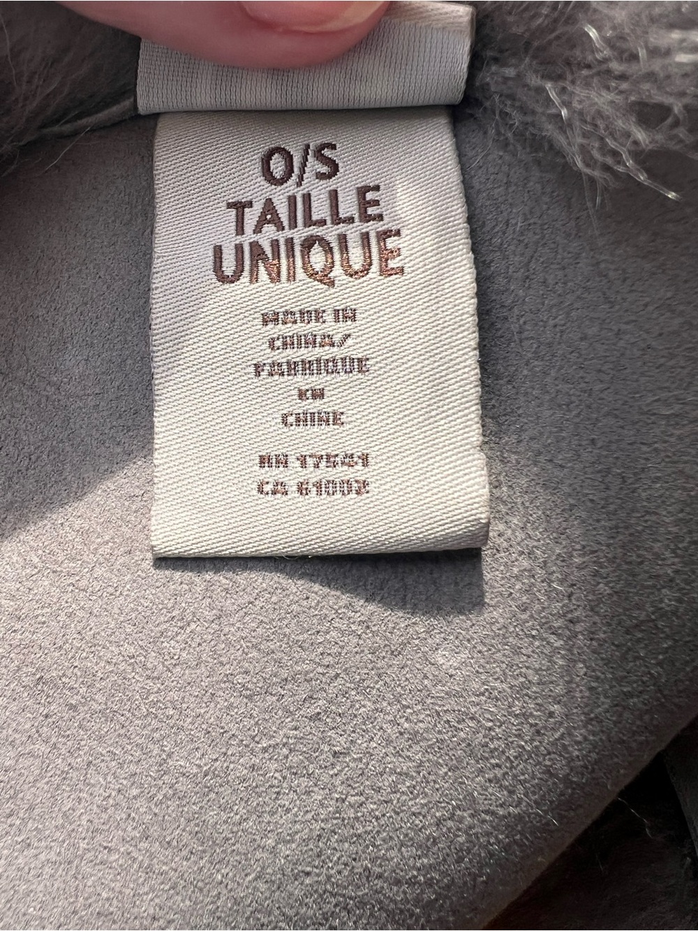 NWOT - UGG Real Dyed Shearling Shawl Wrap. OS - Picture 8 of 12